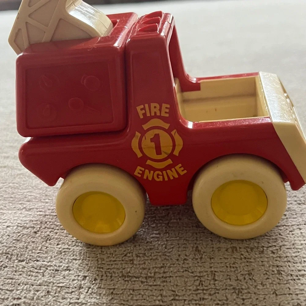 Vintage Tonka Fire Engine No 1‎ Red Plastic Toy Truck Chunky Ladder Vehicle